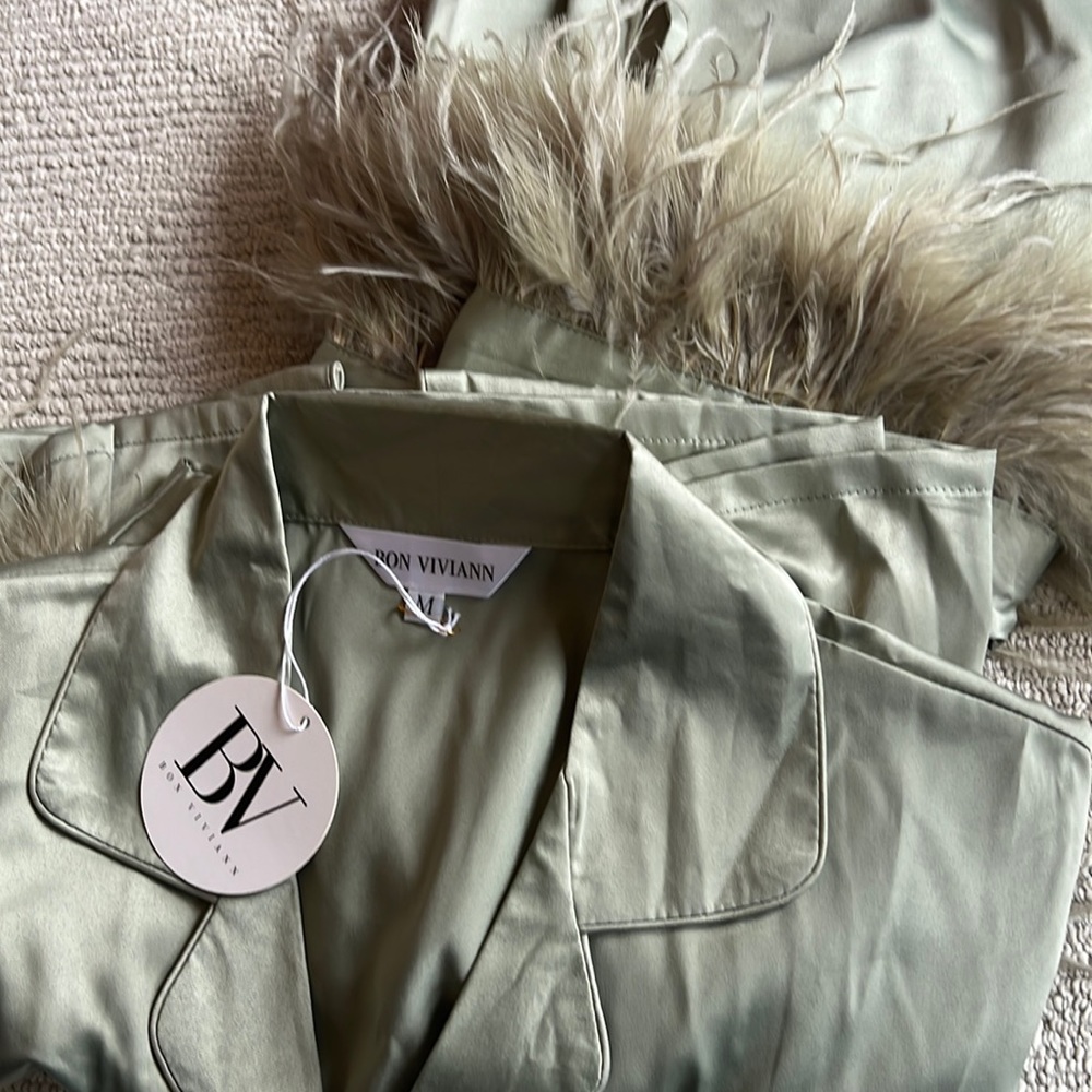 NWT BON VIVIANN